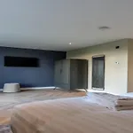 Modern In Near The Σπίτι διακοπών *